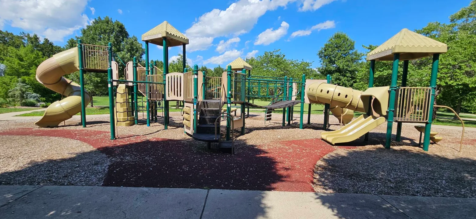 Yilan Park, Leawood, Kansas