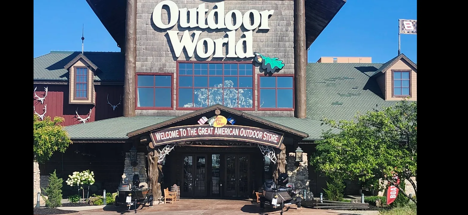 Bass Pro Shops Olathe, Olathe, Kansas