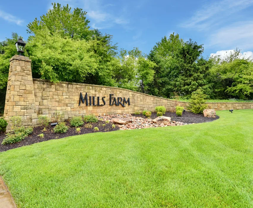 Mills Farm, Overland Park, Kansas: neighborhood scene